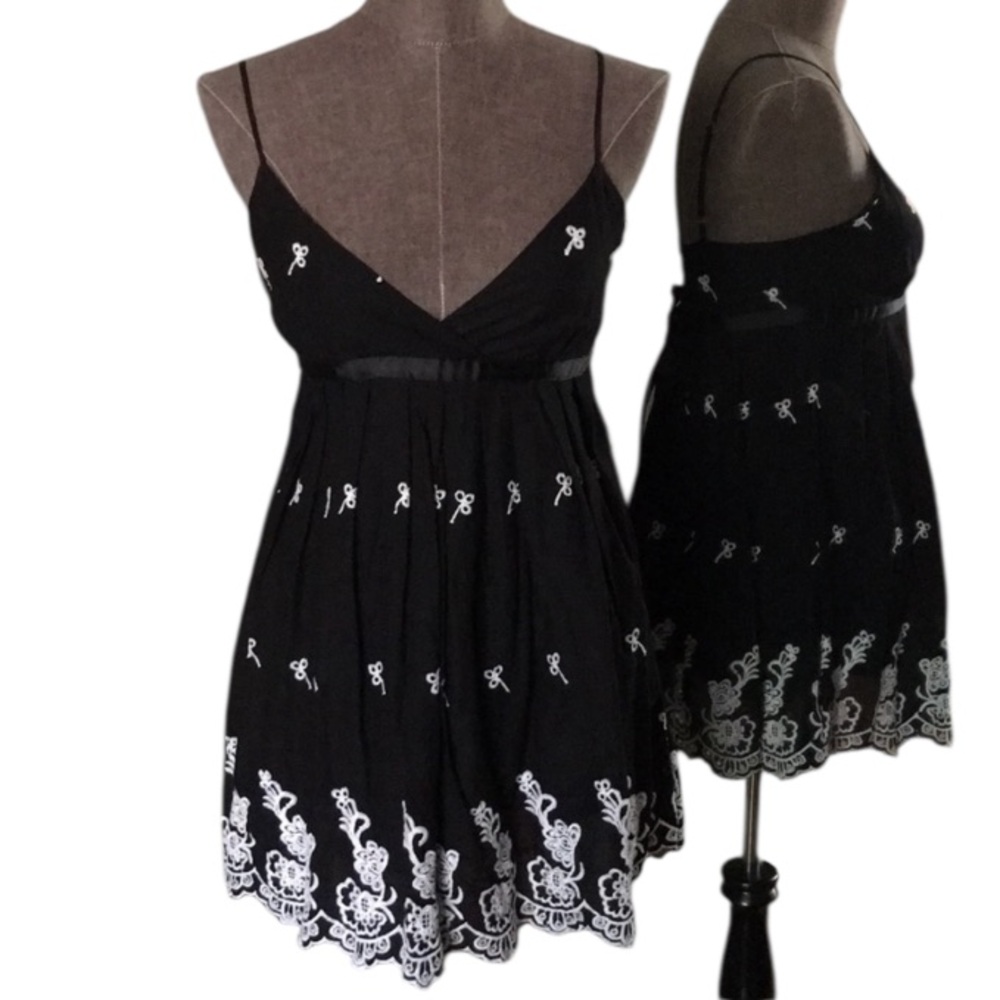 NWT Wild Cat Black Cotton Embroidered Sleeveless Top Small